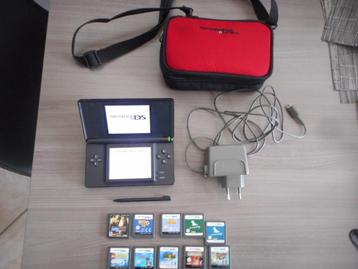 console nintendo ds lite noir + 10 jeux avec chargeur et poc