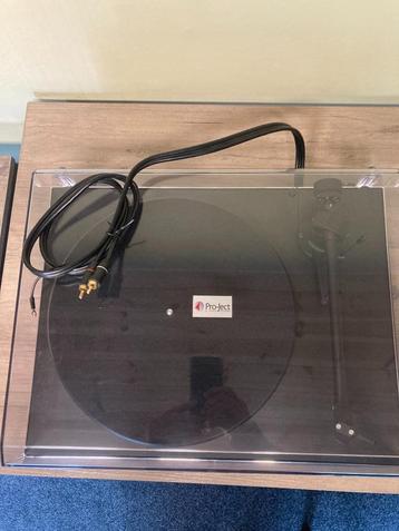 Tourne-disque Pro-Ject Debut III