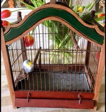 Cage à oiseaux vintage en bois magnifique avec 2 oiseaux 