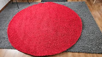 Tapis rond rouge 