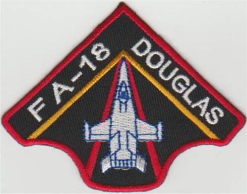 FA-18 Douglas stoffen opstrijk patch embleem #1, Collections, Vêtements & Patrons, Neuf, Envoi