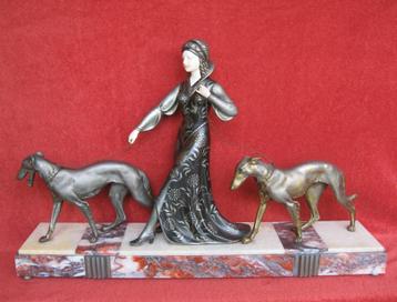 R. Scali - Dame met 2 borzoi honden - Art Deco brons - Lvoor