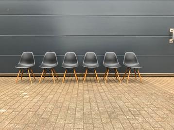 6x chaises de salle à manger Vitra Eames DSW noires