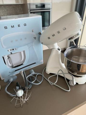 Robot culinaire SMEG SMF03