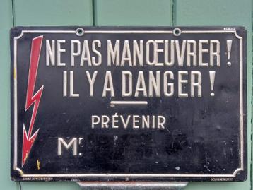 panneau d'affichage vintage en métal DANGER