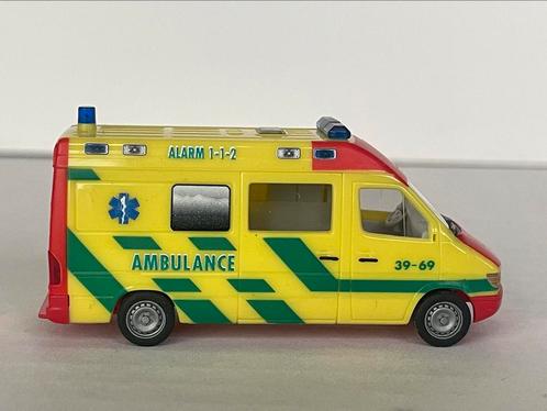 Herpa Mercedes Sprinter Ambulance Ziekenauto 1/87, Hobby & Loisirs créatifs, Voitures miniatures | 1:87, Comme neuf, Autres types