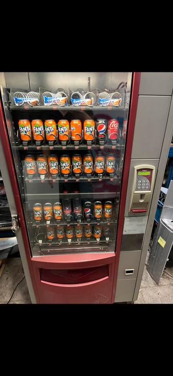 Distributeur automatique de boissons froides et friandises 