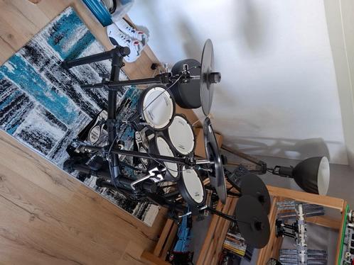 Drumstel roland vdrum td-07dmk (Bieden mag vanaf 750€), Musique & Instruments, Batteries & Percussions, Comme neuf, Roland, Électronique