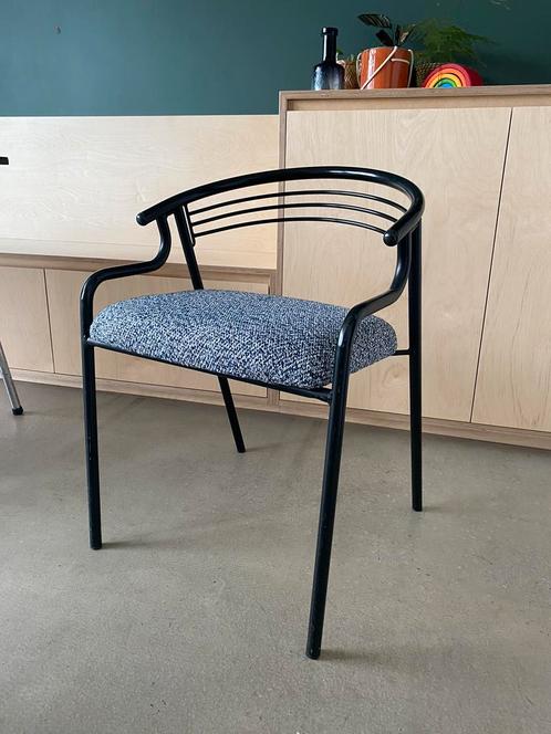 KAKAÏ-1/chaise restaurée avec un nouveau tissu, Maison & Meubles, Chaises, Utilisé, Une, Métal, Bleu