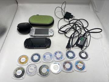 Lot 2x PSP console 12x games laders opberghok 