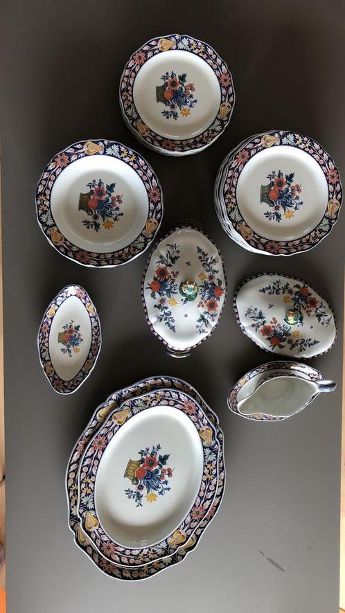 Antiek Wedgwood servies met bloemmotief, Antiquités & Art, Antiquités | Services (vaisselle) complet, Enlèvement