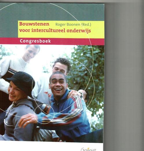 Bouwstenen voor intercultureel onderwijs roger boonen 242 bl, Boeken, Studieboeken en Cursussen, Zo goed als nieuw, Ophalen of Verzenden