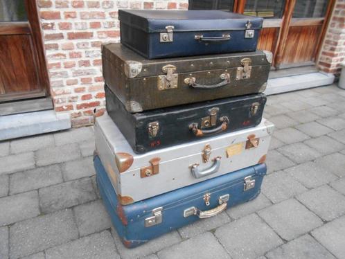 Pile de valises anciennes (5 pièces) bon état + 1 gratuit, Bijoux, Sacs & Beauté, Valises, Comme neuf, 50 à 60 cm, Enlèvement ou Envoi