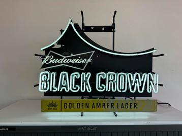 Publicité au néon ancienne de Budweiser Black Crown