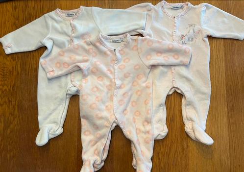 Lot de 3 pyjamas taille 1 mois Noukie’s, Kinderen en Baby's, Babykleding | Prematuur, Zo goed als nieuw, Nacht- of Onderkleding