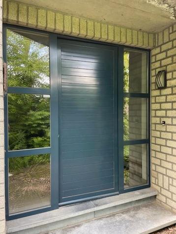 Portes et fenêtres en aluminium Reynaerts RAL 9003