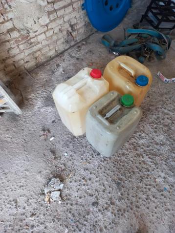 Gratis 3 jerrycans van 20l