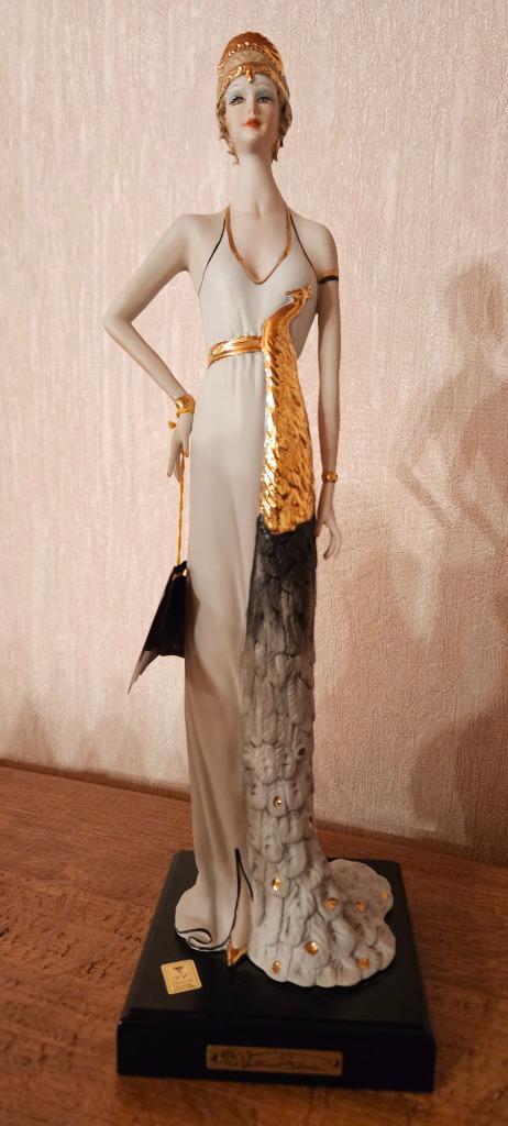 Sabadin Vittorio dame élégante avec robe paon, Antiquités & Art, Art | Sculptures & Bois, Enlèvement