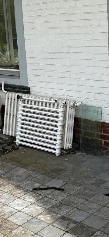 Radiatoren - GRATIS op te halen - 1e verdiep - Oostduinkerke
