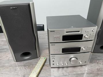 Sony stereoketen : versterker + tuner + 2 luidsprekers.