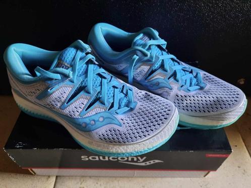 Chaussures de running femme Saucony Triumph ISO 5, Sports & Fitness, Course, Jogging & Athlétisme, Neuf, Chaussures de course à pied