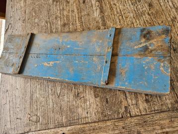 Oud houten gereedschapskistje Afmeting  Lang 63 cm  Breed 18