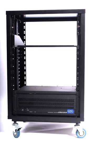 19 Inch Rack met QSC USA-1310 Versterker