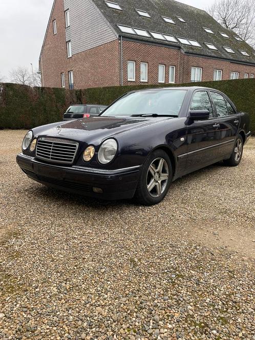 Mercedes E240 Avantgarde Yongtimer Automaat-leer-PDC, Auto's, Mercedes-Benz, Particulier, E-Klasse, ABS, Airbags, Airconditioning