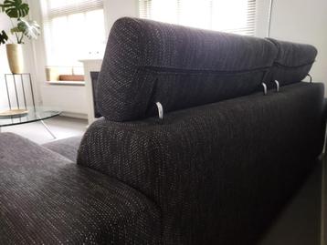 Grote loungebank, grijze stof, rug- hoofdsteun verstelbaar 
