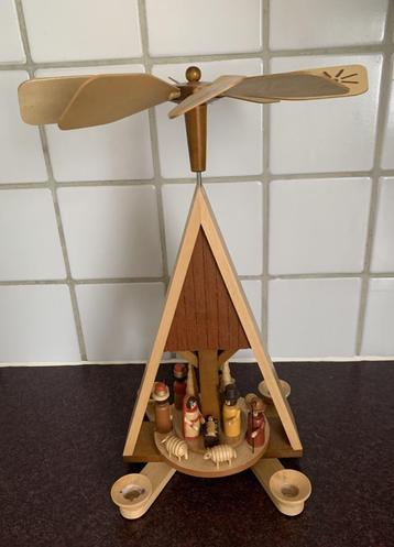 Handgemaakt houten originele kerstkribbe