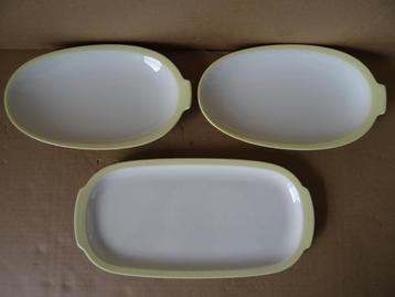 Assiette de service ancienne jaune pastel Petrus Regout & Co