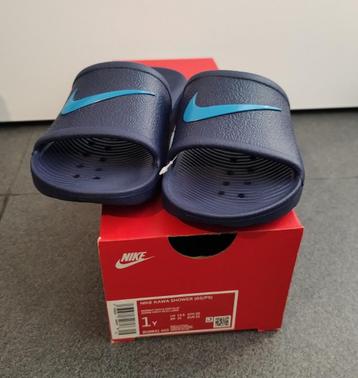 Donkerblauwe slippers Nike, maat 32 (nieuw)