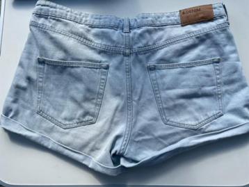 Licht blauw jeansshortje 42 H&M