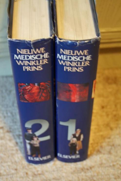 Nieuwe medische Winkler Prins 1 en 2, Livres, Encyclopédies, Comme neuf, Tome à part, Médecine, Enlèvement ou Envoi