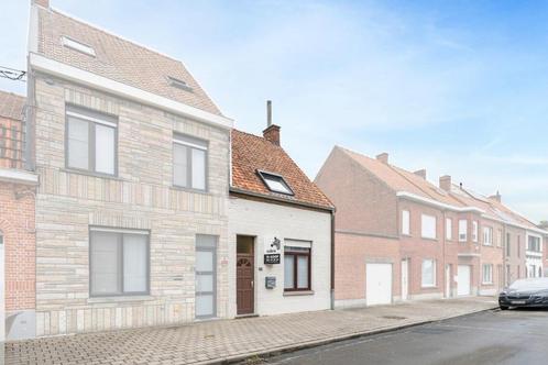Instapklare woning met 2 slpk, terras & tuin te Emelgem!, Immo, Maisons à vendre, Province de Flandre-Occidentale, 200 à 500 m²