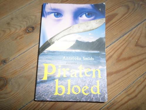 Piratenbloed door Annejoke Smids, Livres, Livres pour enfants | Jeunesse | 13 ans et plus, Utilisé, Enlèvement ou Envoi