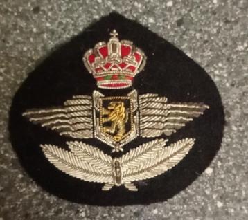 Badge met pet voor onderofficier van de luchtmacht.