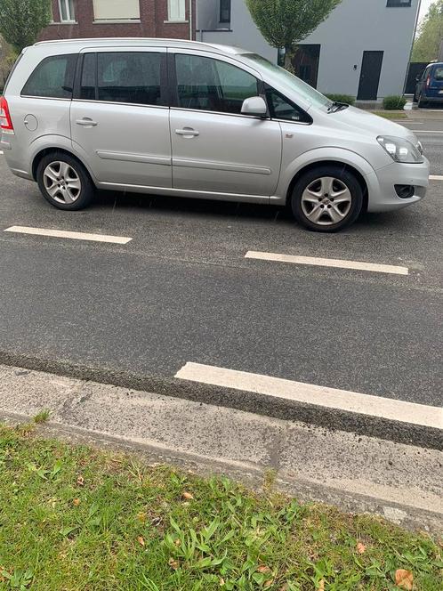 Opel Zafira 113000 km benzine, Autos, Opel, Particulier, Zafira, Essence, Euro 5, MPV ou Monospace, 5 portes, Boîte manuelle, Argent ou Gris