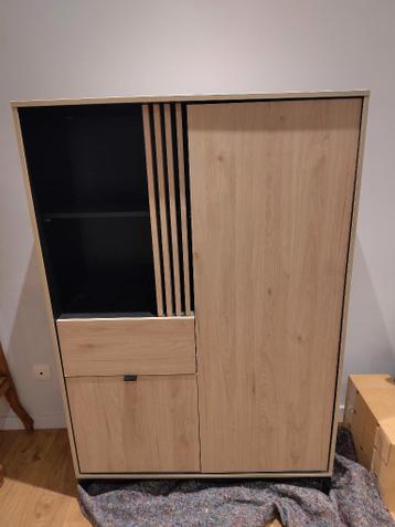Kast licht hout met zwart gratis mee te nemen