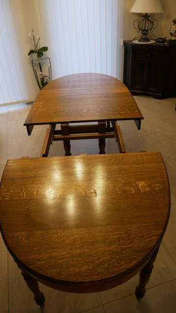 Table ovale en chêne avec 2 allonges