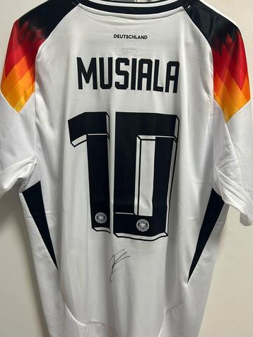 Maillot de football allemand signé par Jamal Musiala avec le