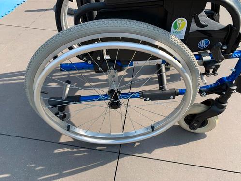 1 pneu fauteuil roulant d'origine 24" avec chambre à air., Divers, Chaises roulantes, Comme neuf, Enlèvement