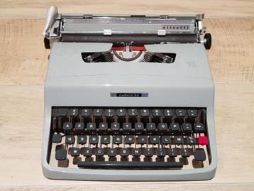 Machine à écrire Olivetti Lettera 32