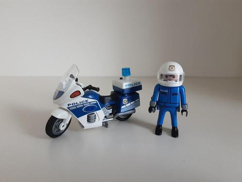 Officier de police PlayMobil avec moto et feux clignotants, Enfants & Bébés, Jouets | Playmobil, Comme neuf, Ensemble complet