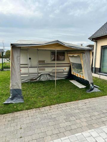 caravan 750 kg met voortent