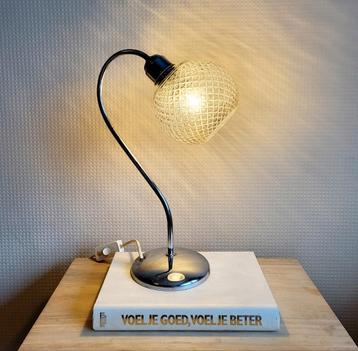 Prachtige vintage art deco style tafellamp met chroom voet! 