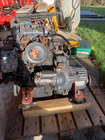 Moteur Yanmar 2QM15 à réviser