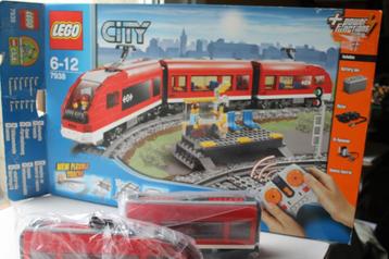 LEGO City 7938 Passagierstrein  met doos en boekjes
