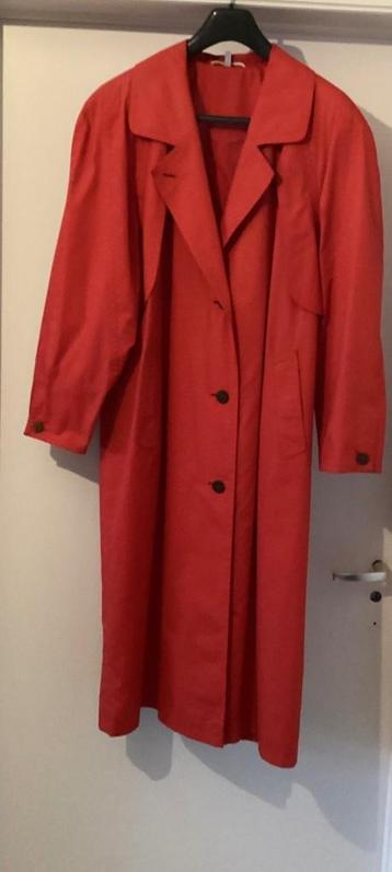 Lange regenjas voor dames in rode kleur 