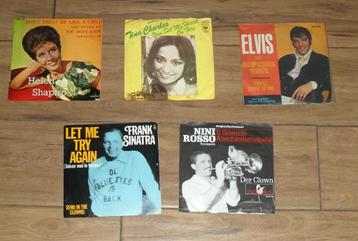 45 tours - lot de 5 pièces - Elvis, Sinatra, Shapiro etc